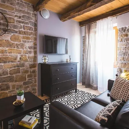 Portole Suites Apartamento Oprtalj